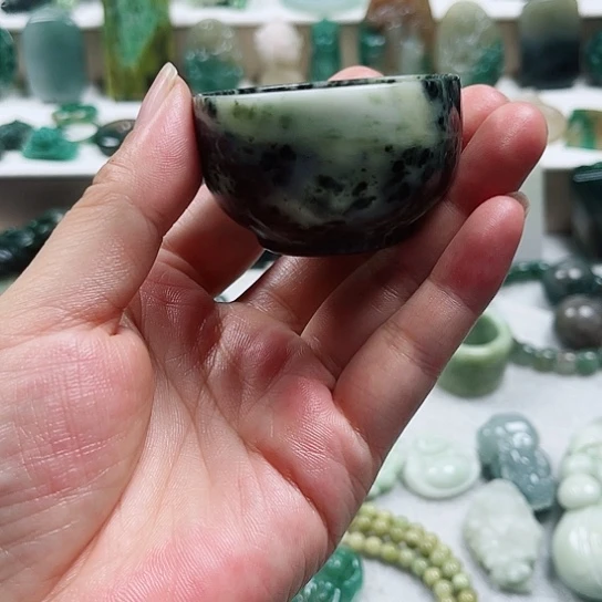 未镶嵌独山玉吊坠