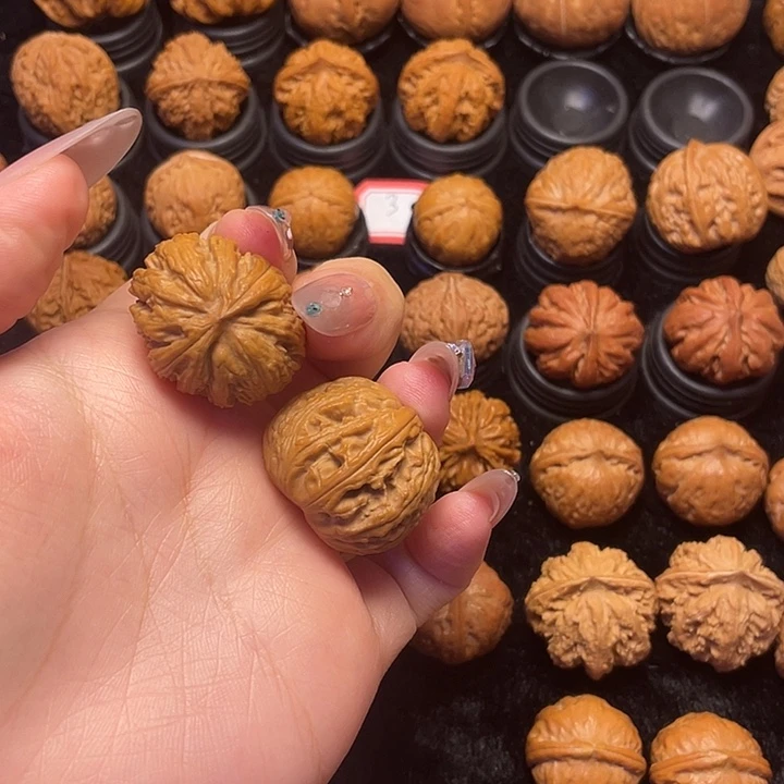 刘***)吊坠文玩核桃。。。。。