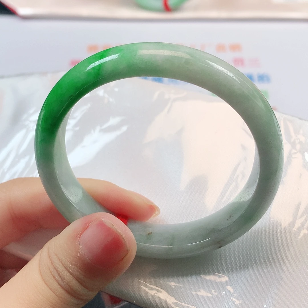 翡翠未镶嵌手镯650