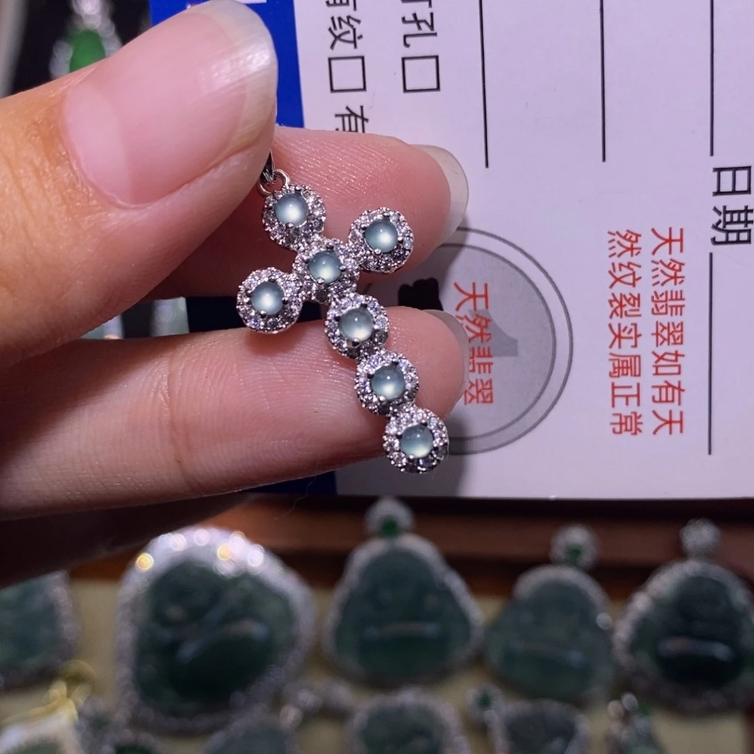 颈饰未镶嵌翡翠天然