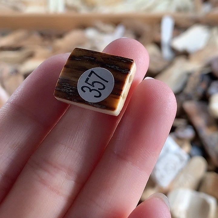 泥塑不打孔联系客服