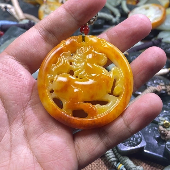 和田玉未镶嵌颈饰