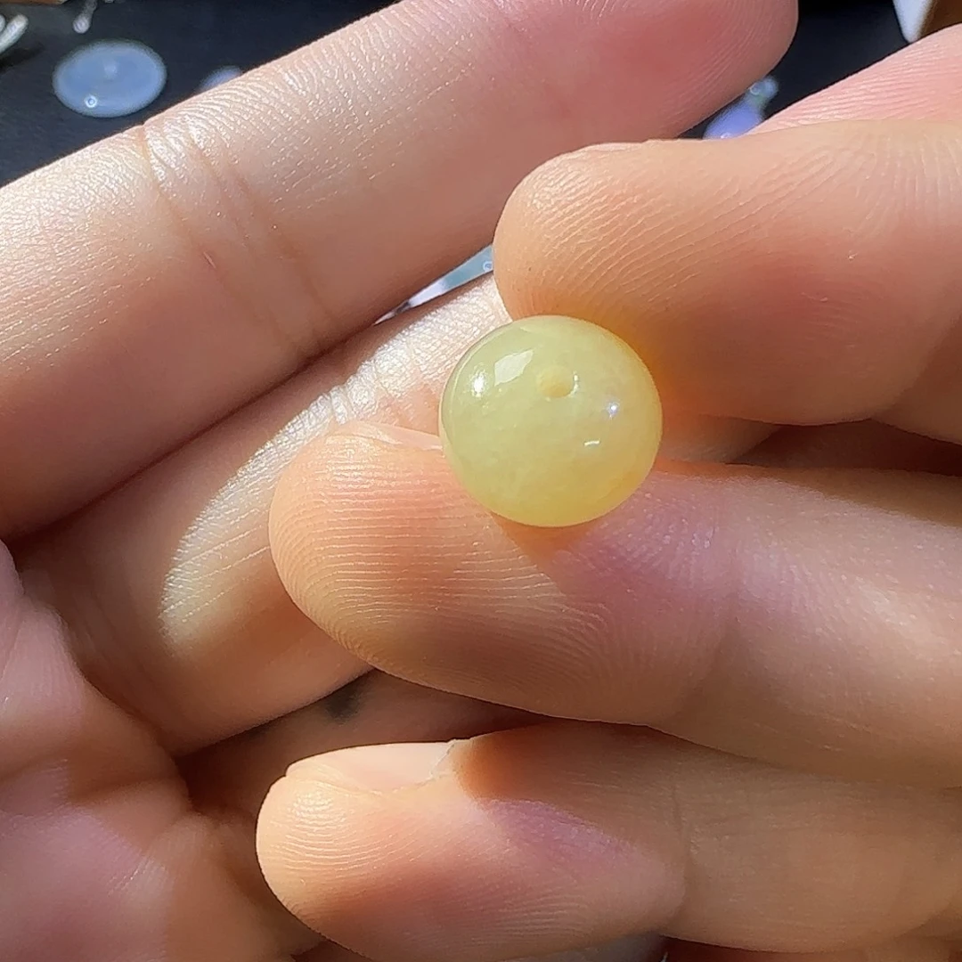 翡翠未镶嵌颈饰平安扣