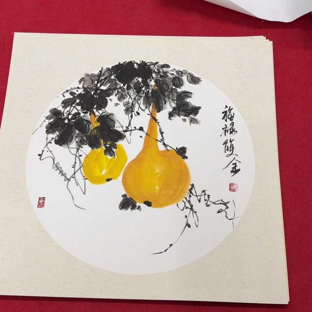 国画花鸟等图案为一体而成图案