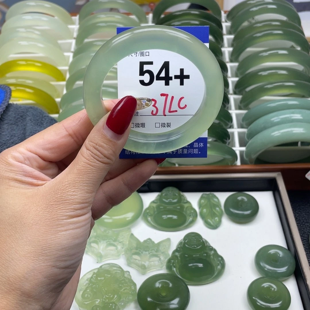未镶嵌蛇纹石玉手镯y***?