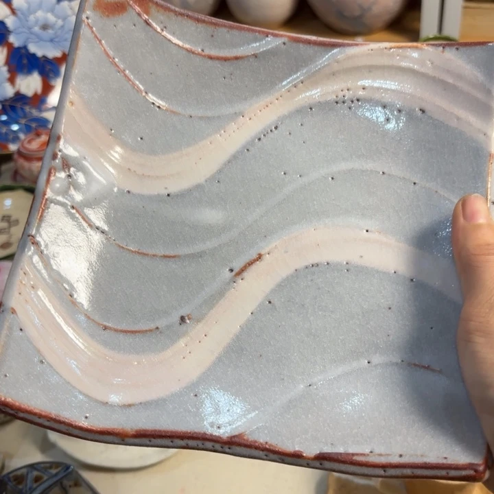 陶盘子里的水也不够喝
