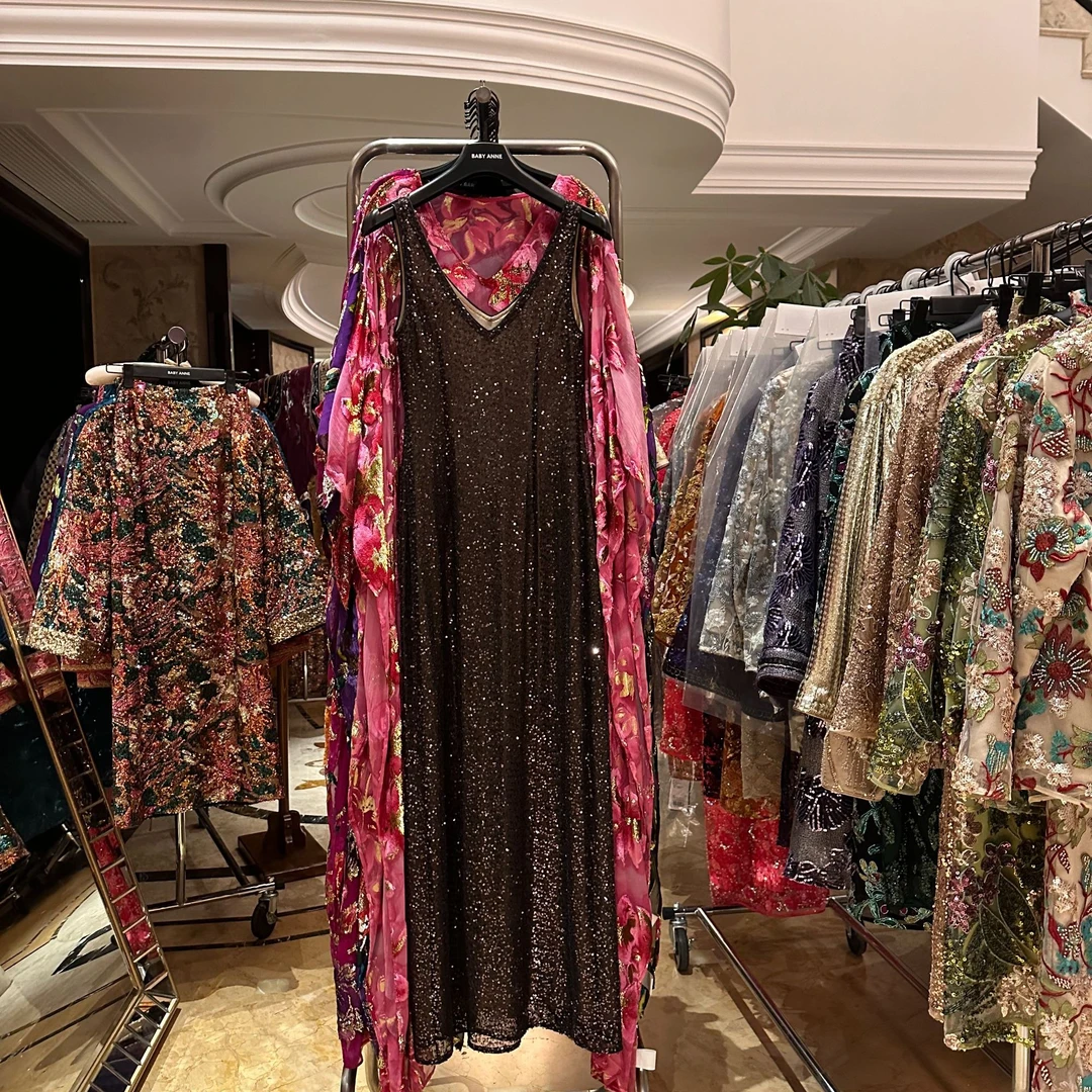 BABY ANNE【Rish Asians】-奢华亮片黑圆领长短款V领连衣裙PD243013