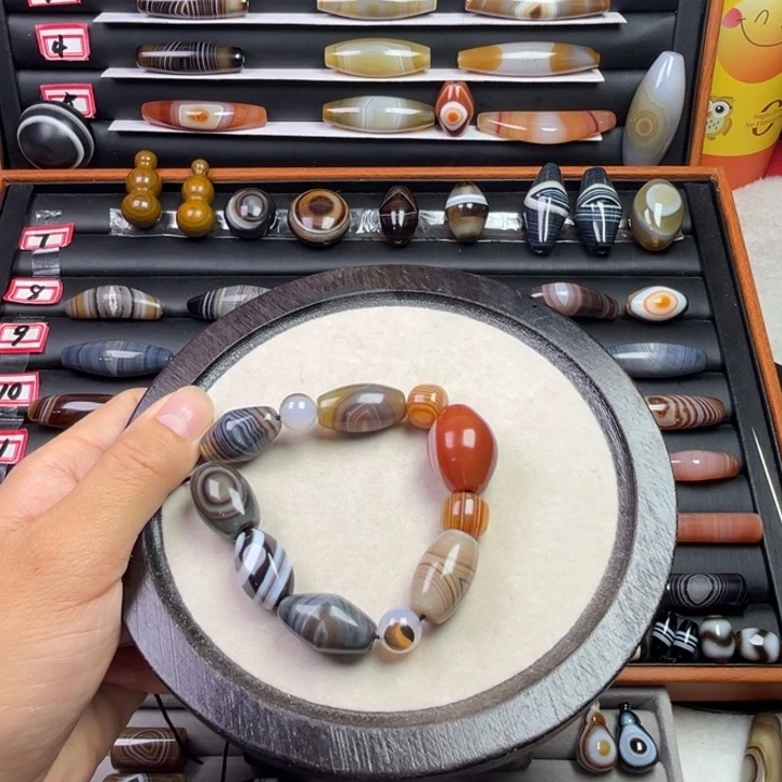 岁***·玛瑙/玉髓未镶嵌颈饰