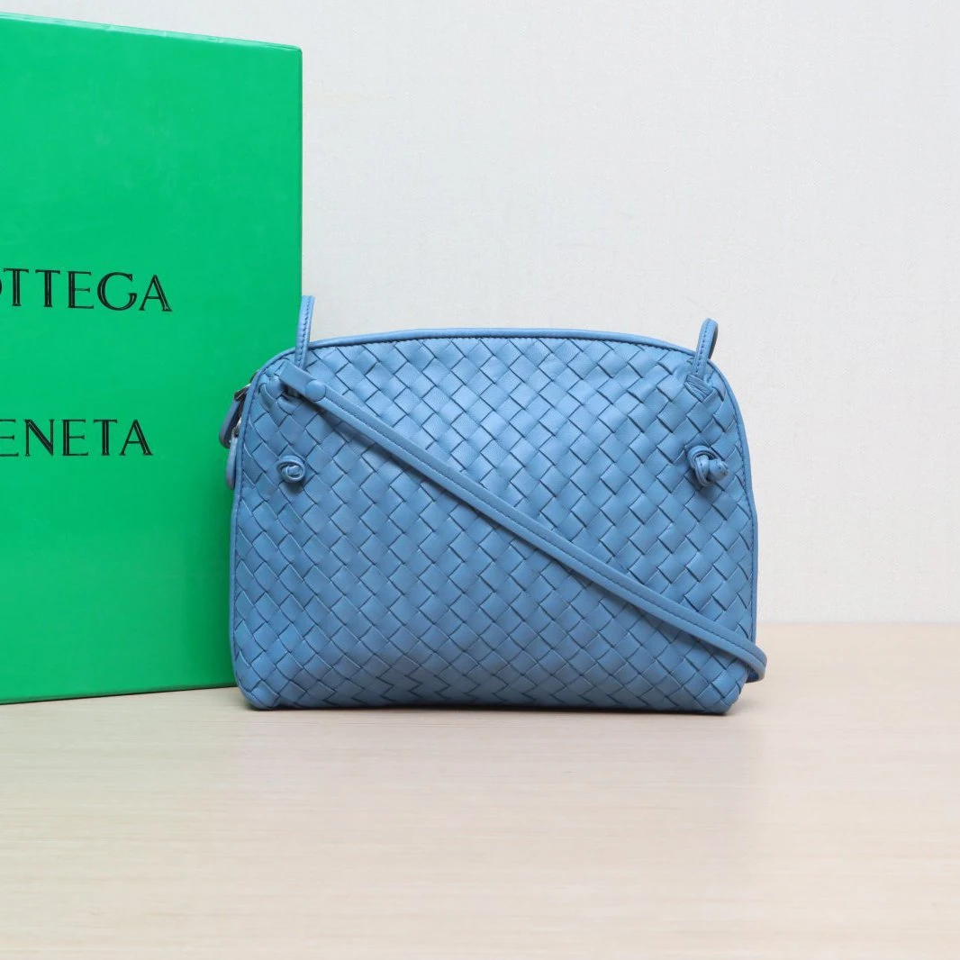 99新 BOTTEGA VENETA/葆蝶家 经典邮差包 斜挎包小号 P215664655