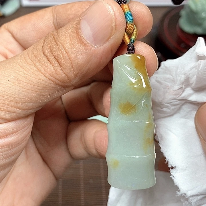 颈饰未镶嵌翡翠天然翡翠玉A货配证书