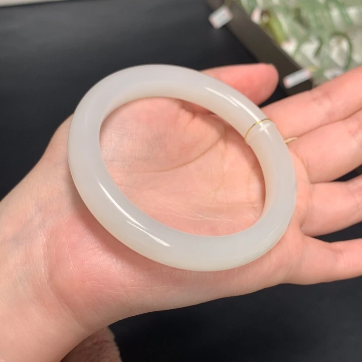 和田玉手镯未镶嵌57