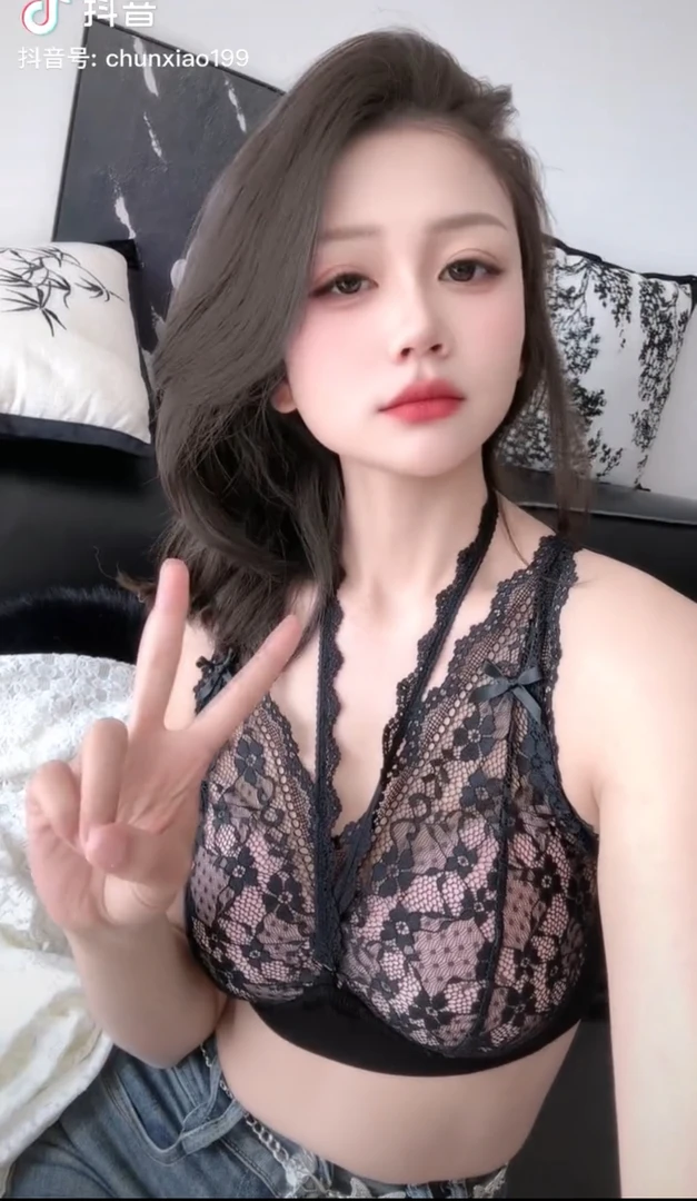 挂脖子性感纯欲风小胸聚拢禁欲系露肩美背心