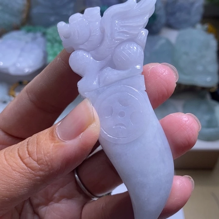 【闪购商品】颈饰未镶嵌翡翠龙牙