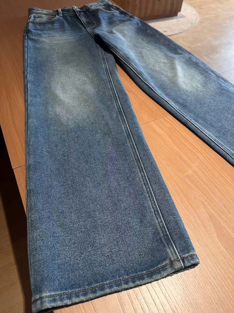 秋冬百搭中腰直筒牛仔裤