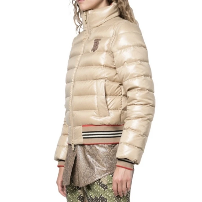 99新 BURBERRY/博柏利 010322 Tb贴饰双面立领羽绒服 S码