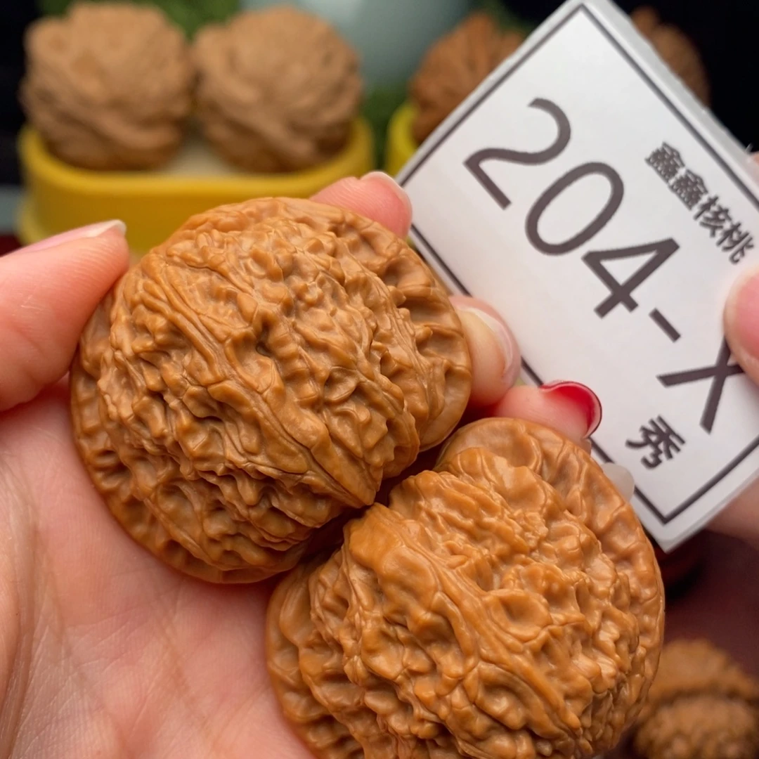 桃核把件白狮子43……