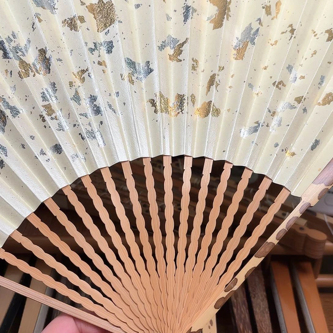 扇子白洒龙鳞梅妃