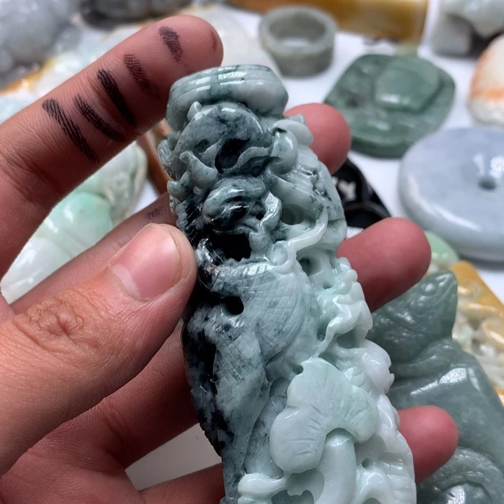 翡翠未镶嵌颈饰保真天然a货翡翠