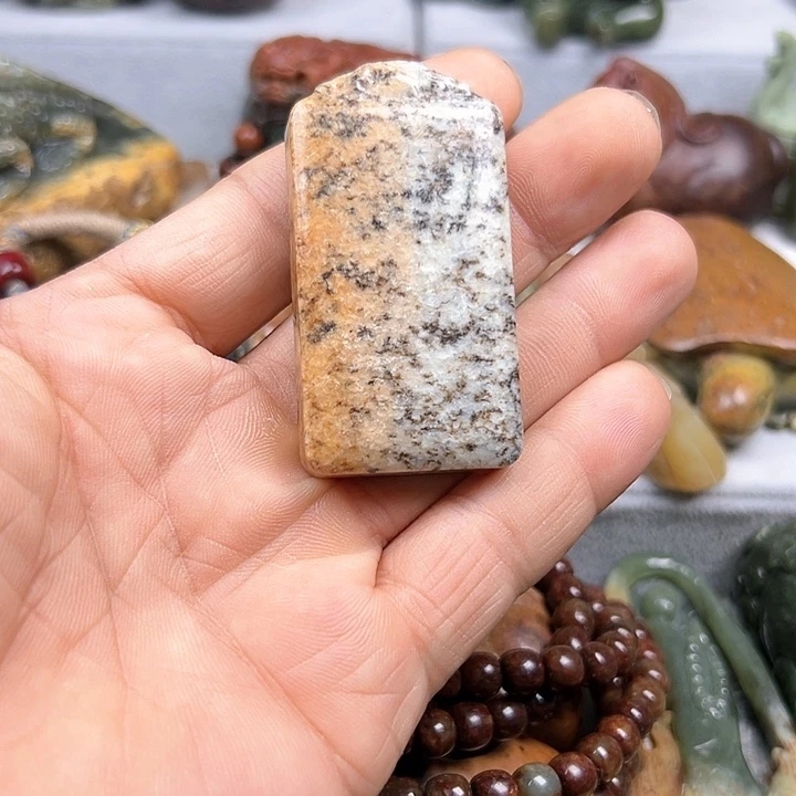 岫岩河磨玉（透闪石质玉）未镶嵌把件