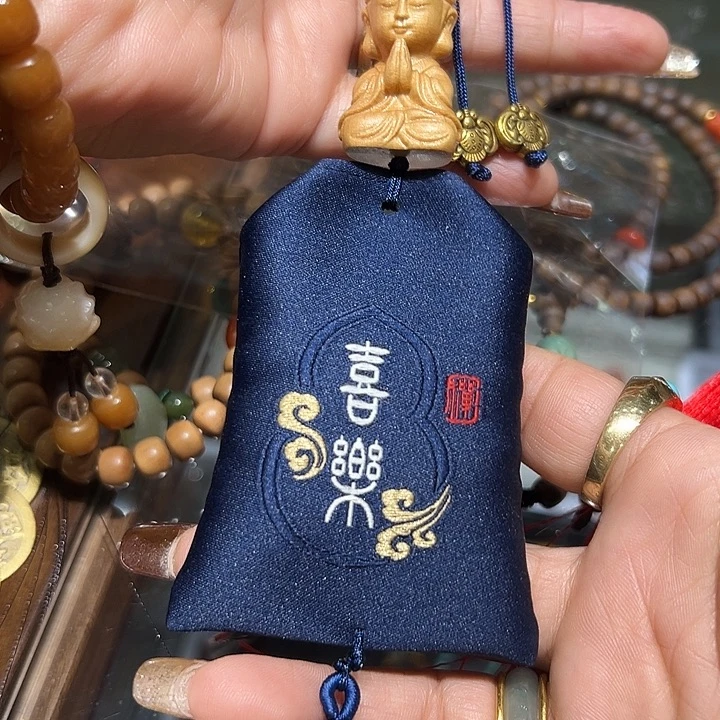 非金属精工制作观音挂件