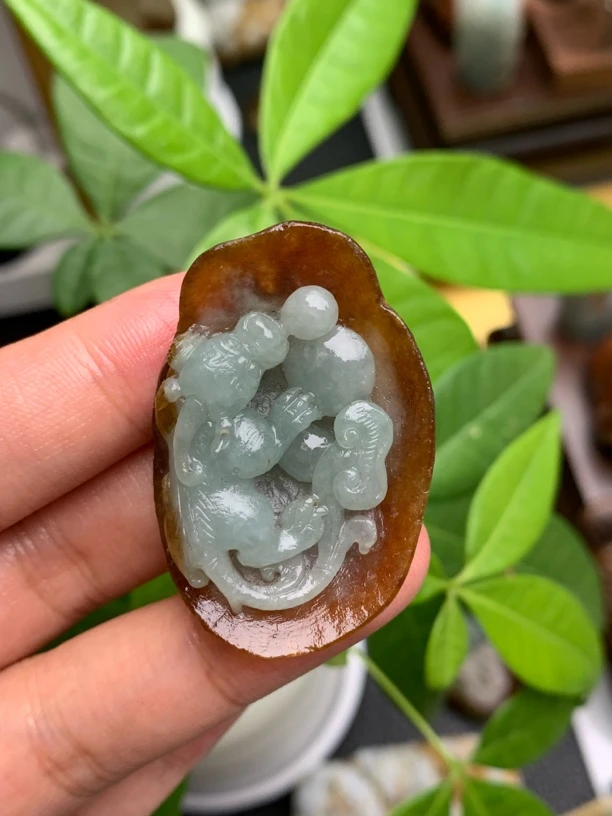 天然缅甸翡翠A货带红皮特色貔貅