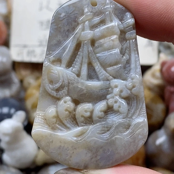 颈饰未镶嵌硅化珊瑚（珊瑚玉）小