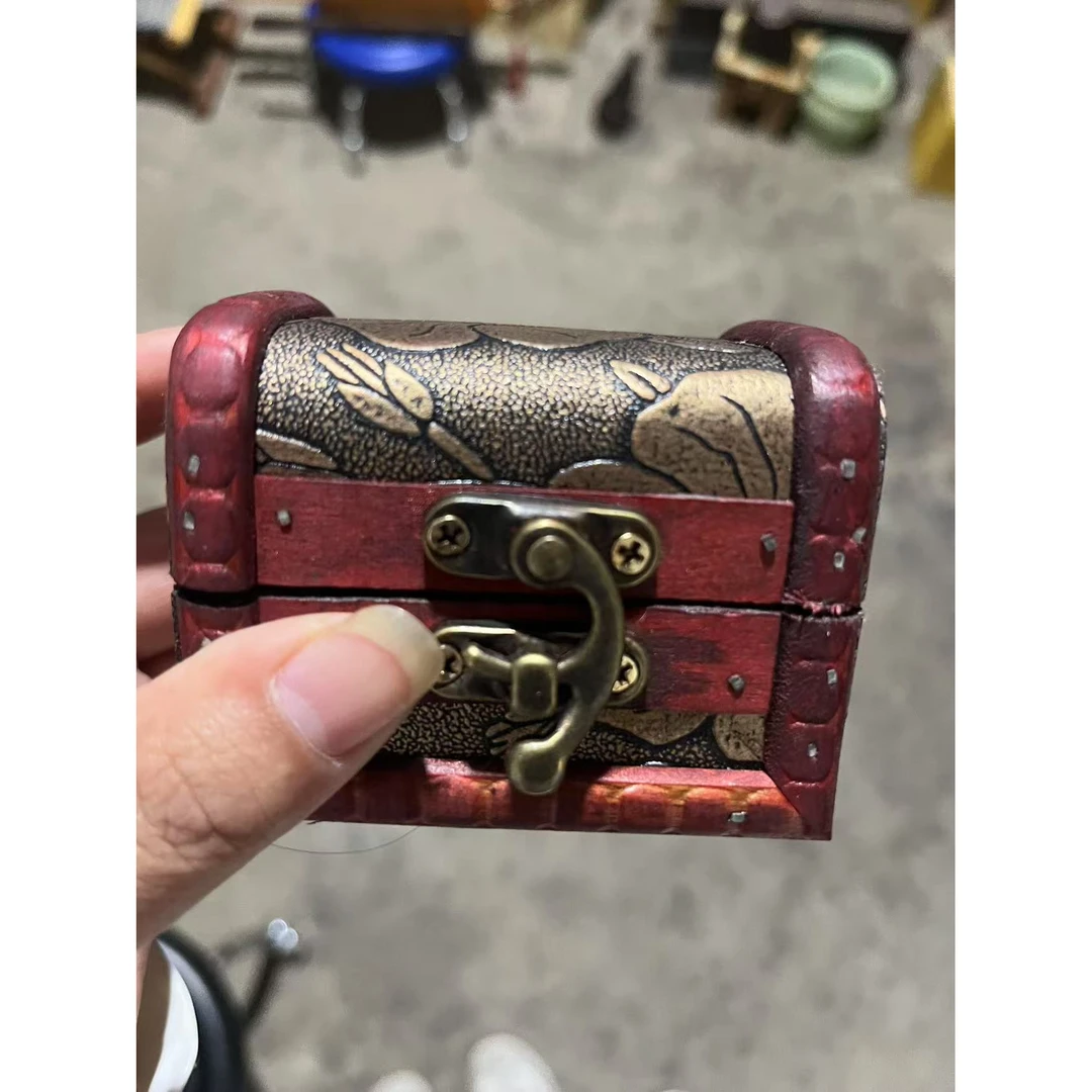 精品摆件两个黄宝宝