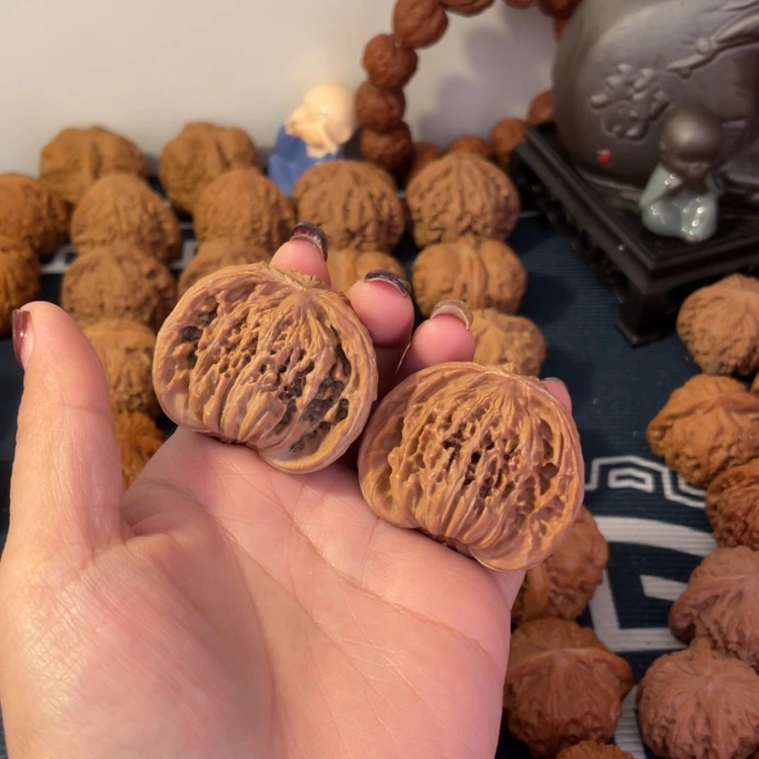 文玩核桃吊坠归*.聚宝盆45