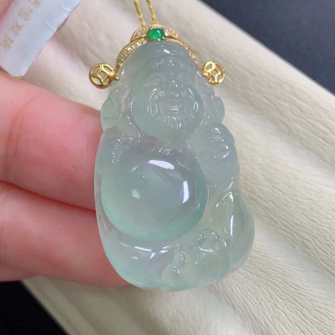 翡翠18K金镶嵌颈饰财神