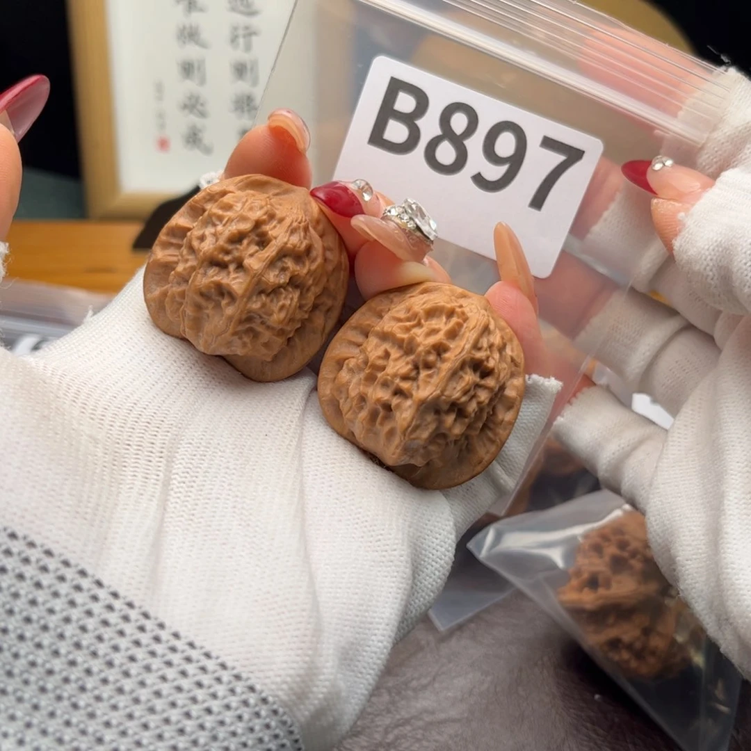 文玩核桃把件35瓷娃娃b 897