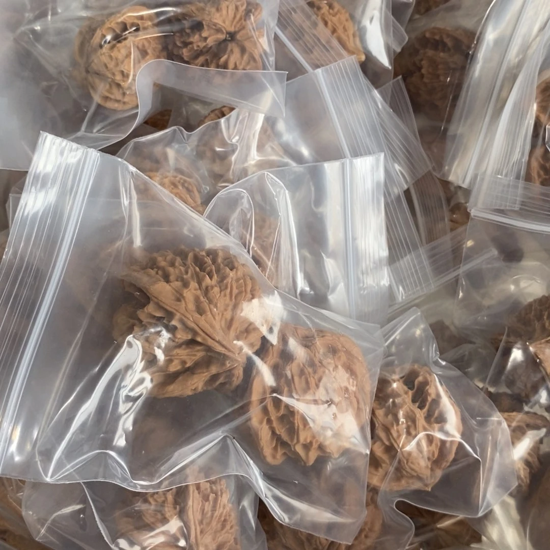 文玩核桃吊坠三四棱破烂