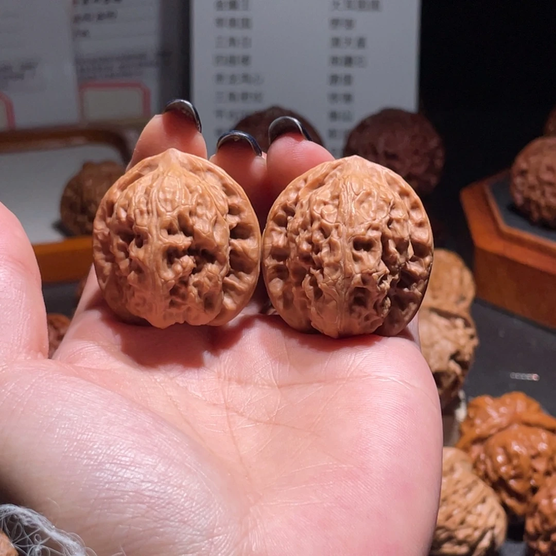文玩核桃吊坠33.35野狼18711