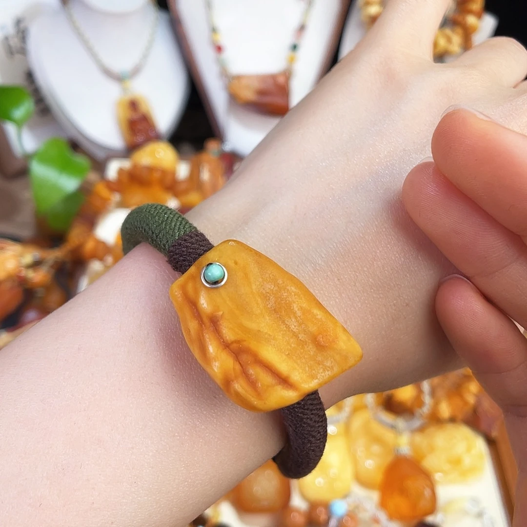 未镶嵌琥珀珠宝奇石，