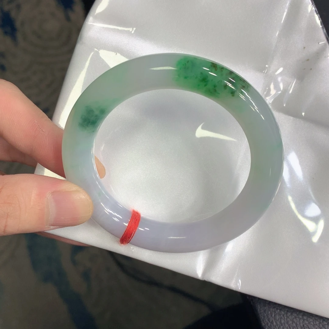 翡翠手镯（圆镯）未镶嵌翡翠