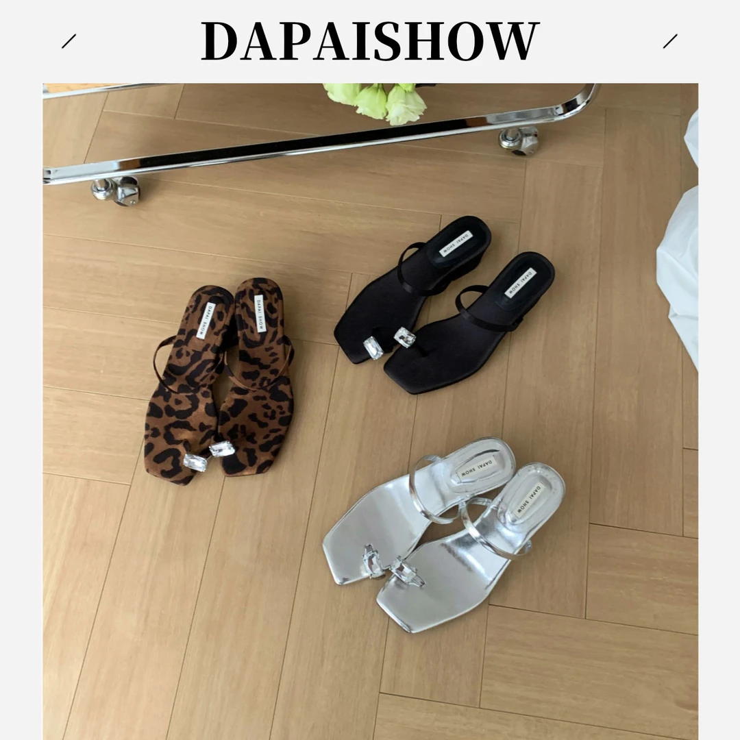 百搭2025年春款新款韩版时尚水钻扣套趾坡跟半拖气质一字带粗跟外