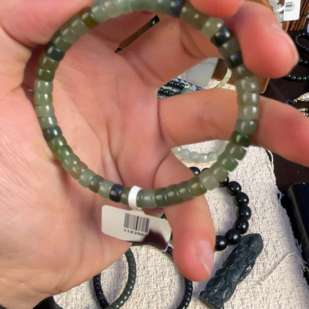 未镶嵌手链和田玉（糖玉）北****?