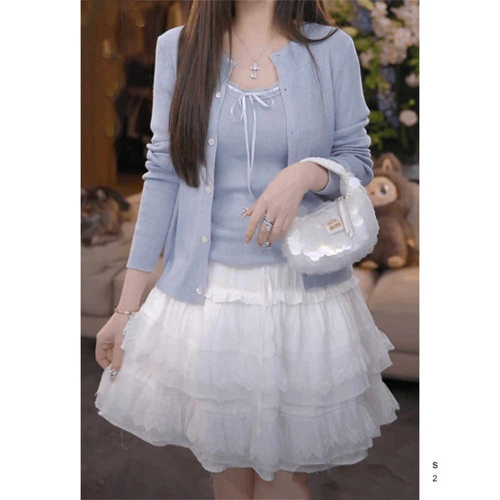 【贝蒂】大码女装胖mm长袖上衣女吊带设计感纯欲甜美风盐系两件套