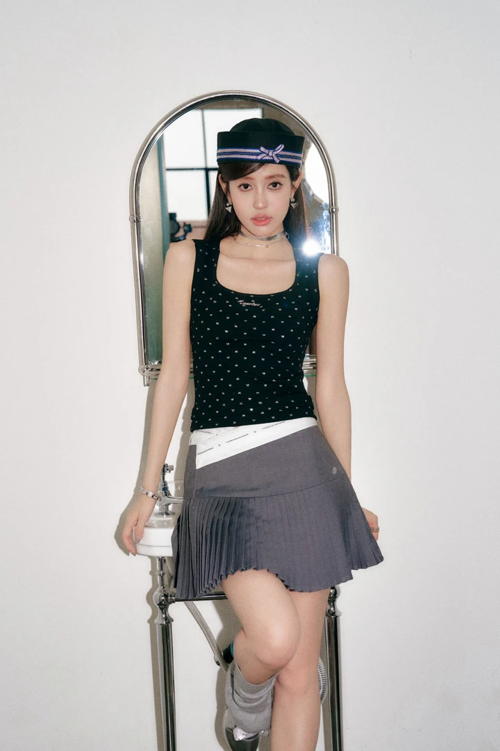 【Three Quarters】设计感不对称西装百褶裙