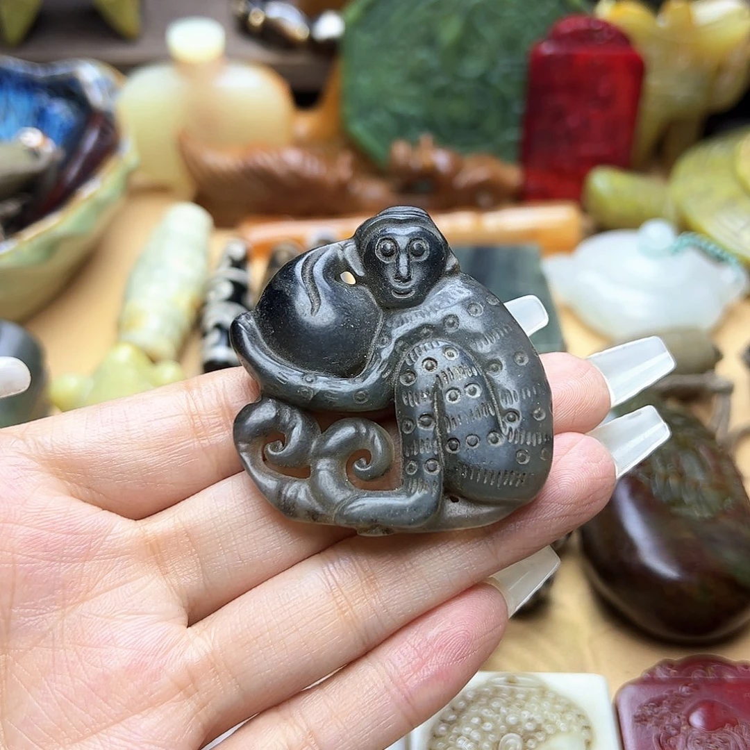 蛇纹石玉未镶嵌颈饰