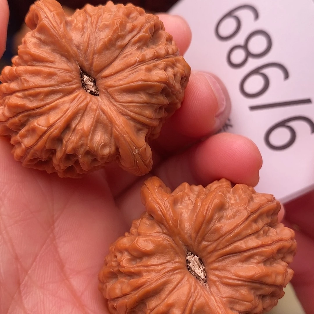 文玩核桃把件39血麒麟