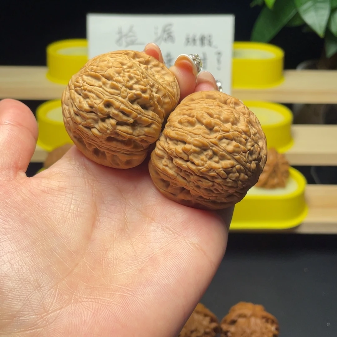 文玩核桃把件45全品泥鳅背