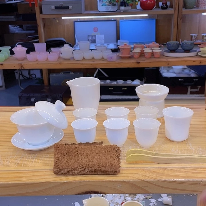 纯白冰种玉瓷套装