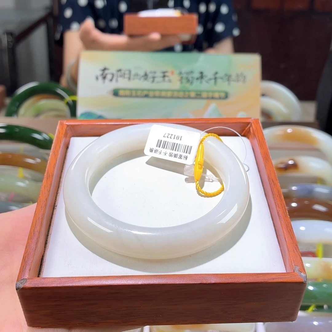 和田玉手镯未镶嵌2. 纹 56/57