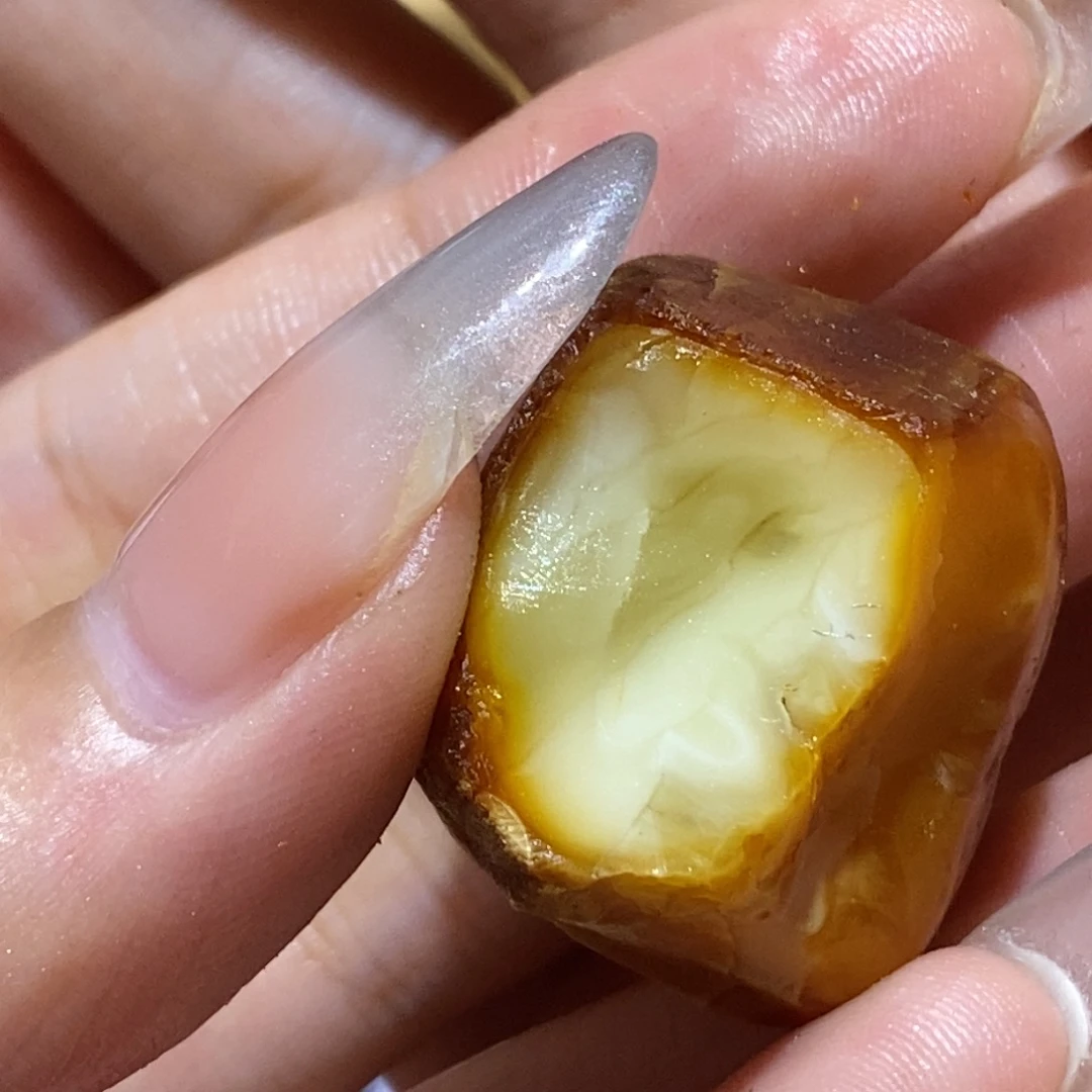 缪***e未镶嵌定制琥珀蜜蜡原石 9.4