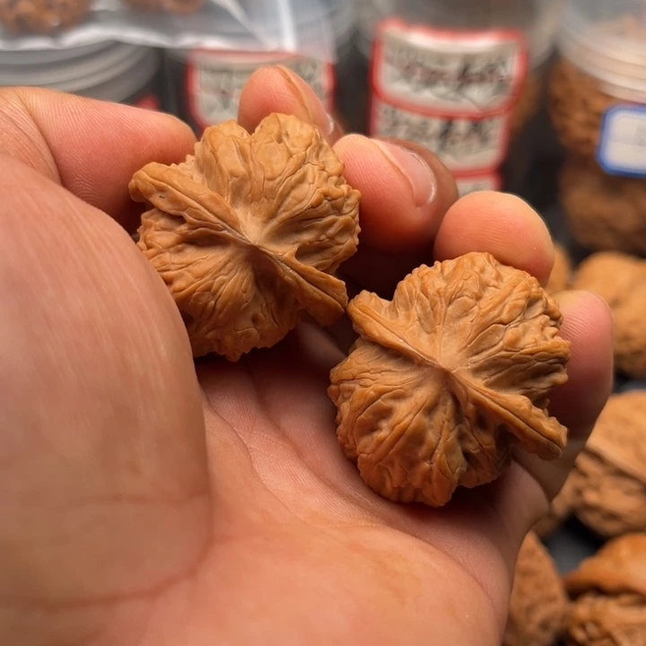 文玩核桃把件野狼37