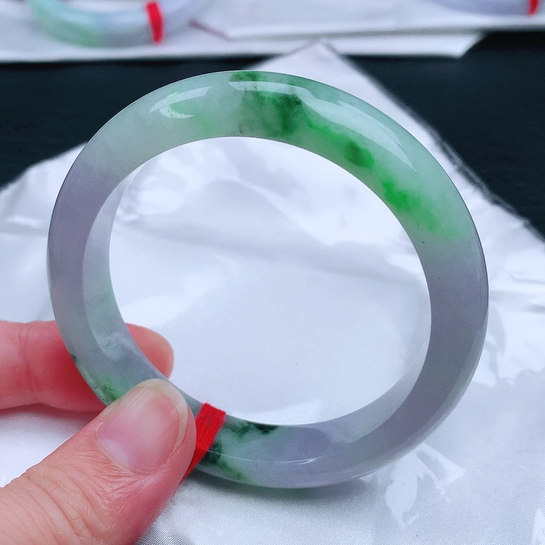 翡翠未镶嵌手镯。。