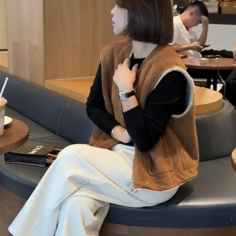 两面穿羊羔毛马甲女秋冬新款2025爆款皮毛一体坎肩时尚外穿背心潮