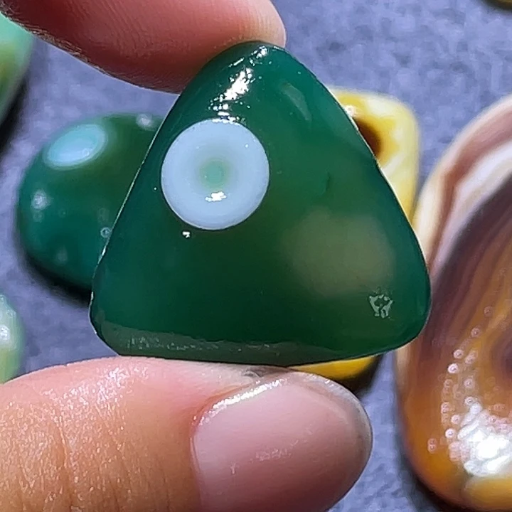 未镶嵌玛瑙/玉髓珠宝奇石