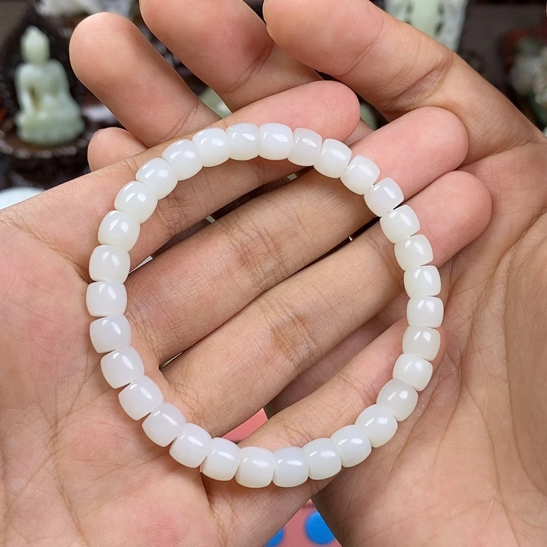 和田玉未镶嵌把件