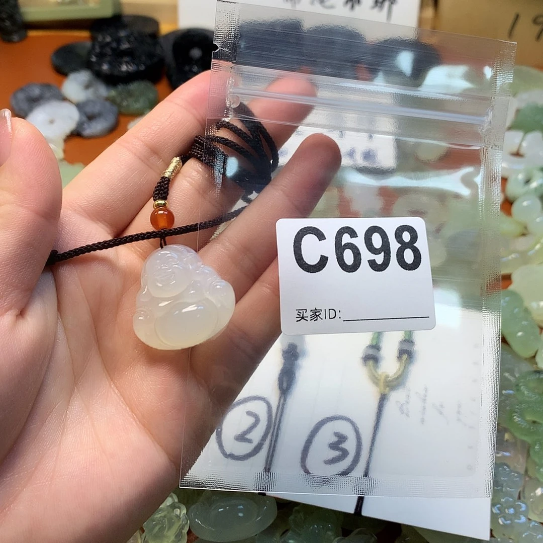 蛇纹石玉颈饰合金幼****子